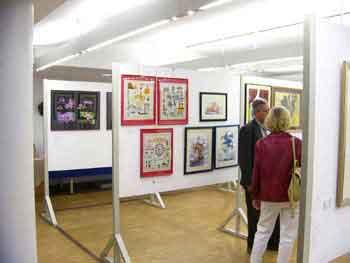 neunkirchenmarita02.jpg - Marita Neunkirchen: Ausstellungswand mit Bildern